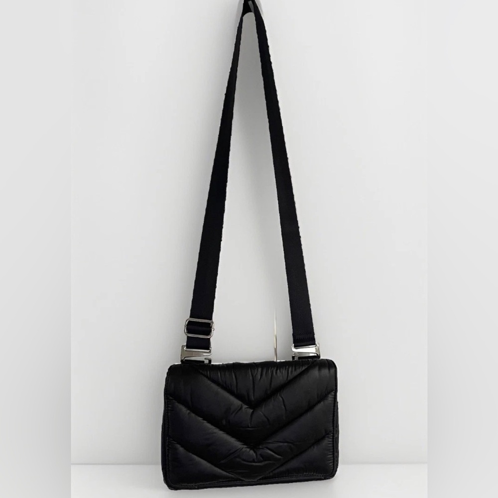 Caraa x Athleta NEW Black Crossbody Quilted Nylon Puffer Bag Travel Shoulder - Picture 4 of 5